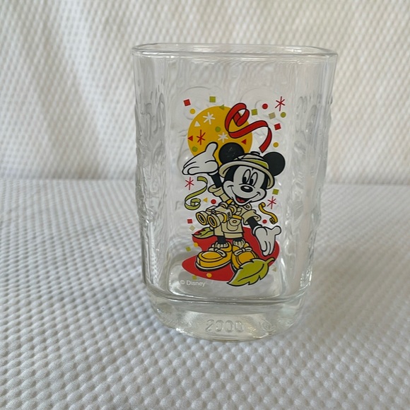 Vintage McDonald’s  Collectables  Walt Disney 2000 Mickey Mouse  Glass. - Picture 1 of 8